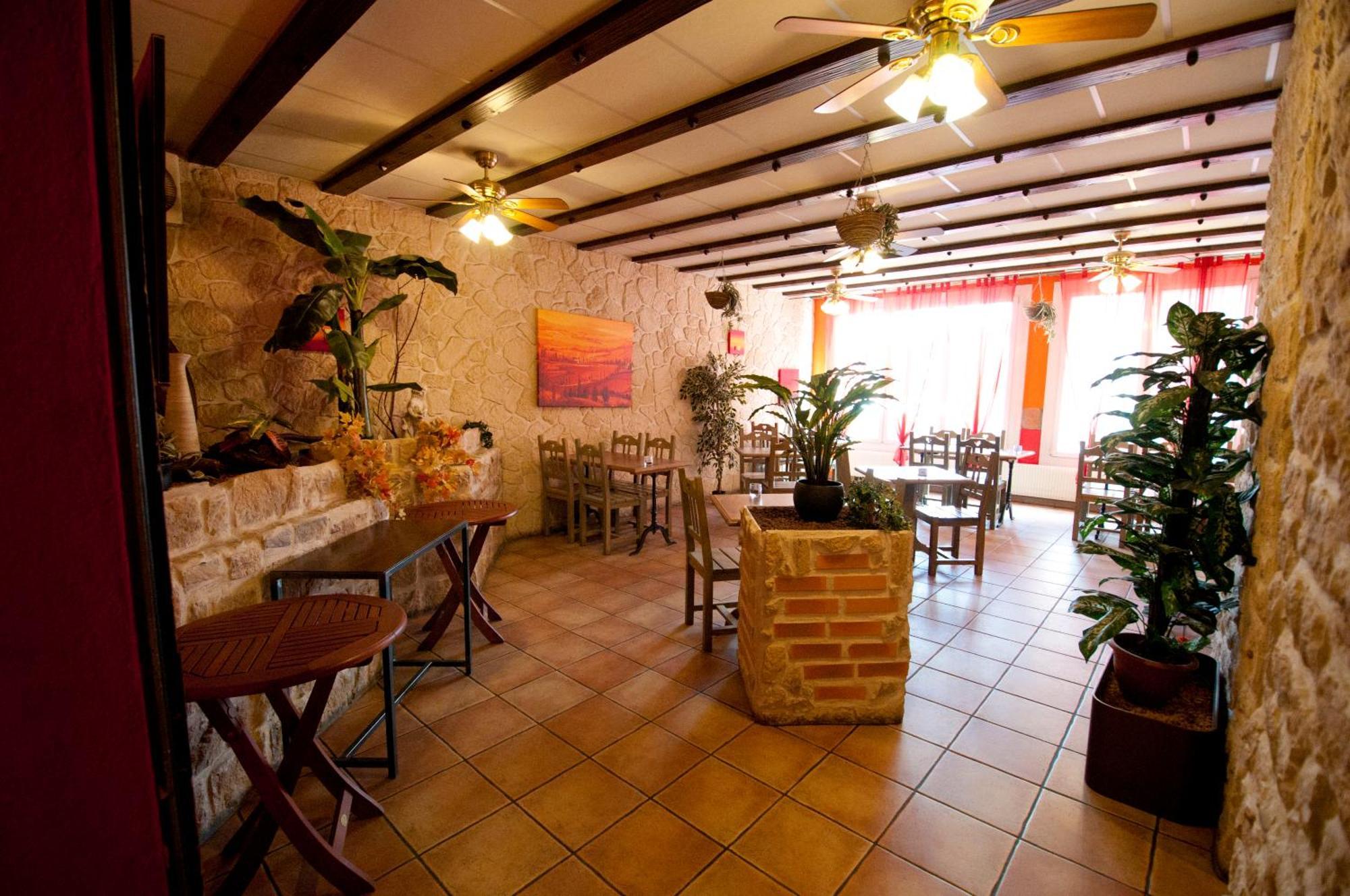 Hotel Bellavista "Bellevue" Saignelegier Bagian luar foto